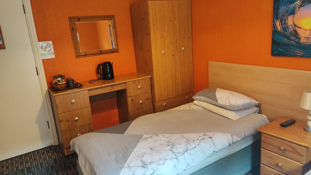 Y Garth Guesthouse Бангор Экстерьер фото
