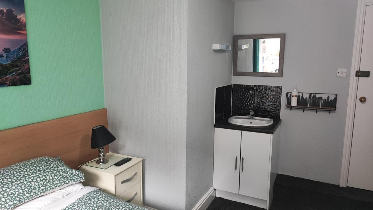 Y Garth Guesthouse Бангор Экстерьер фото
